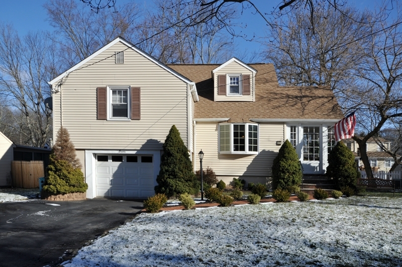 Property Photo:  80 Beechwood Rd  NJ 07932 