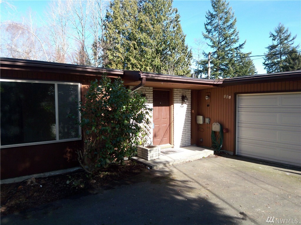 Property Photo:  101 161st St SE  WA 98012 