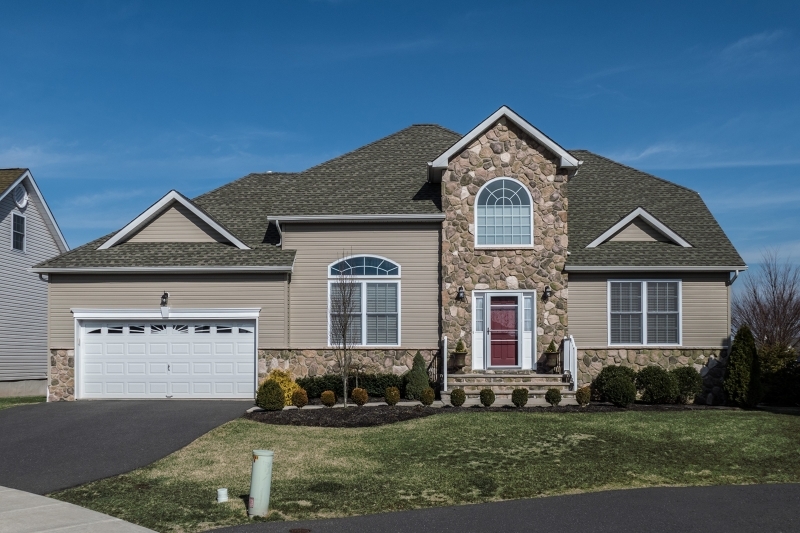 Property Photo:  3 Higgins Ct  NJ 08822 