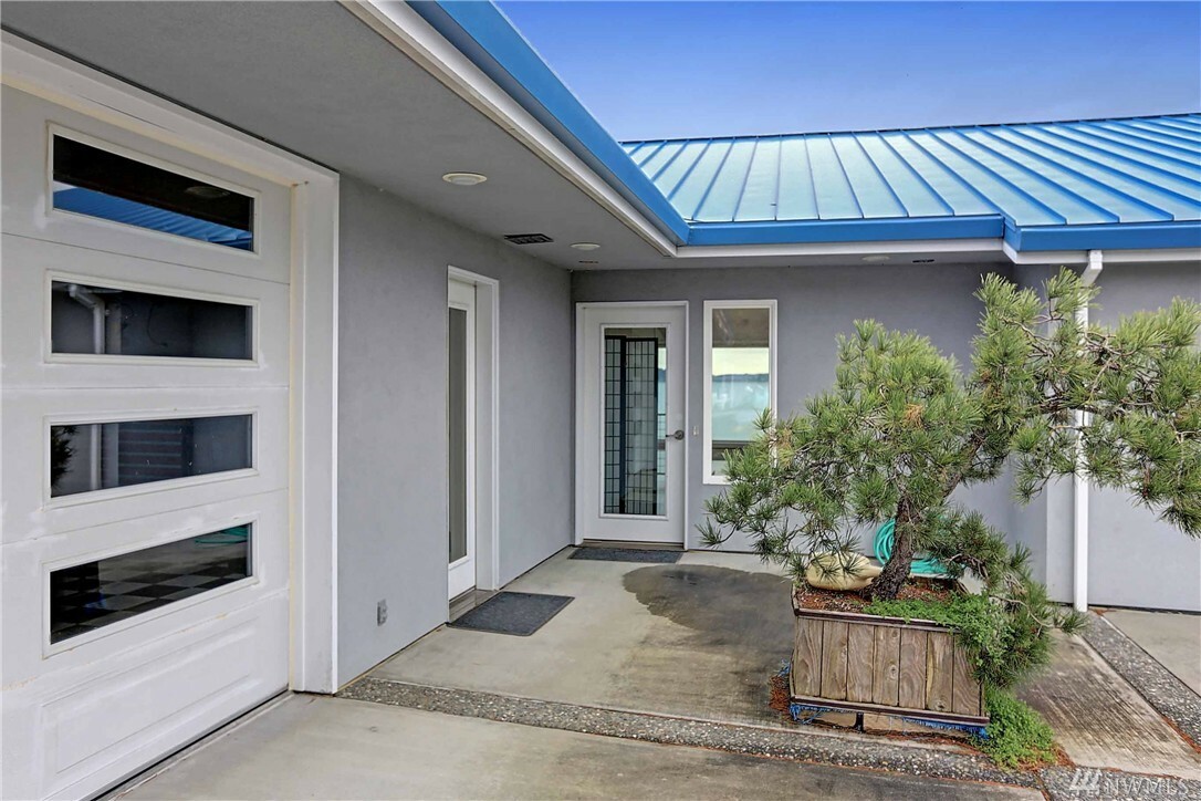 Property Photo:  1088 Bayshore Dr  WA 98282 