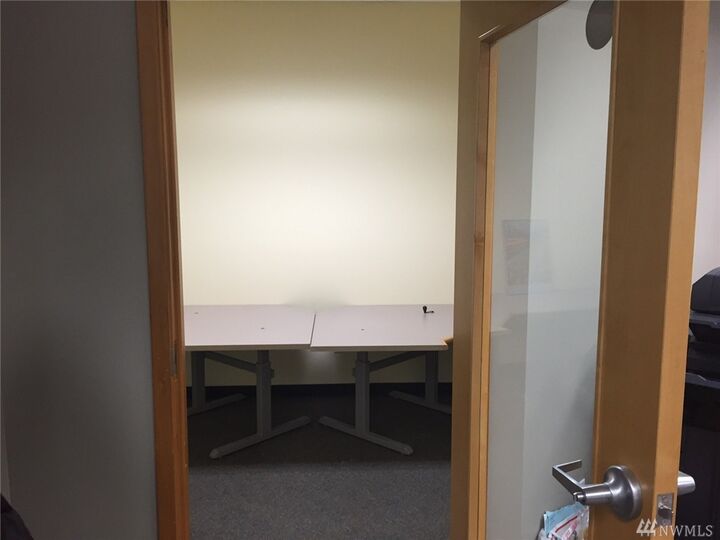 Property Photo:  810 Metcalf St  WA 98284 