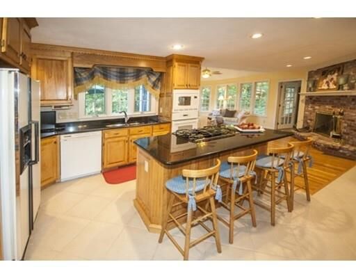 Property Photo:  5 Westminster Roadway  MA 01810 