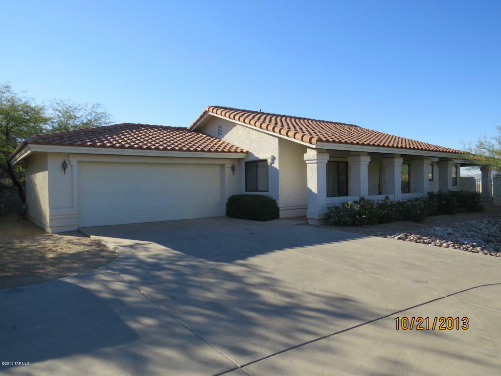 Property Photo:  300 E Hilltop Place  AZ 85704 