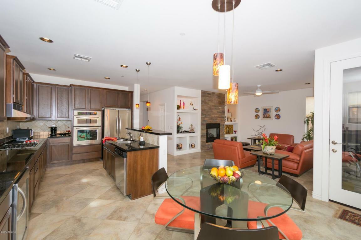 Property Photo: 13374 N Piemonte Way AZ 85755
