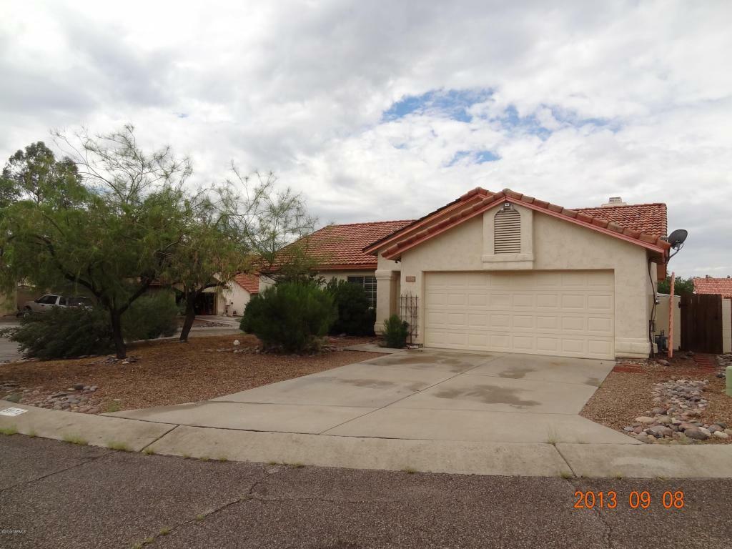 Property Photo:  5072 W Warbler  AZ 85742 