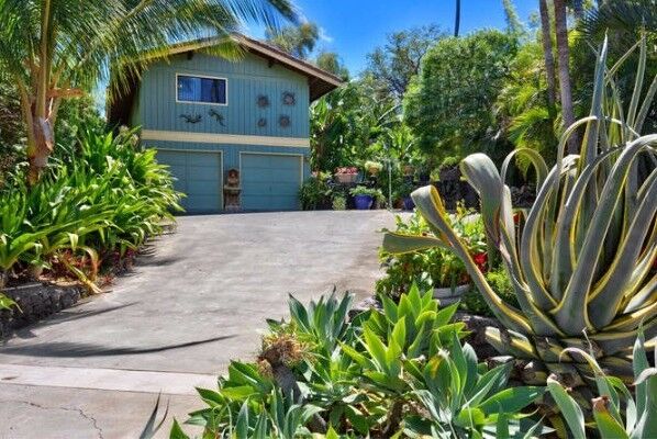 Property Photo: 68-1886 E Kaupapa Pl HI 96738