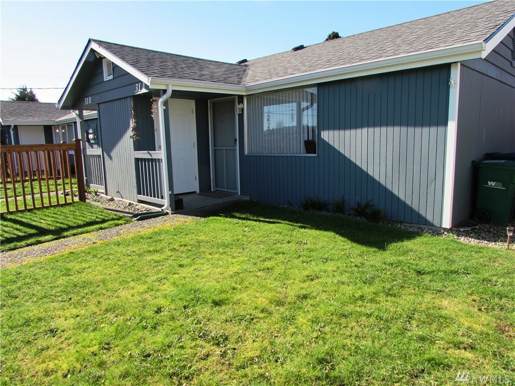 Property Photo:  31 49th St NE  WA 98002 