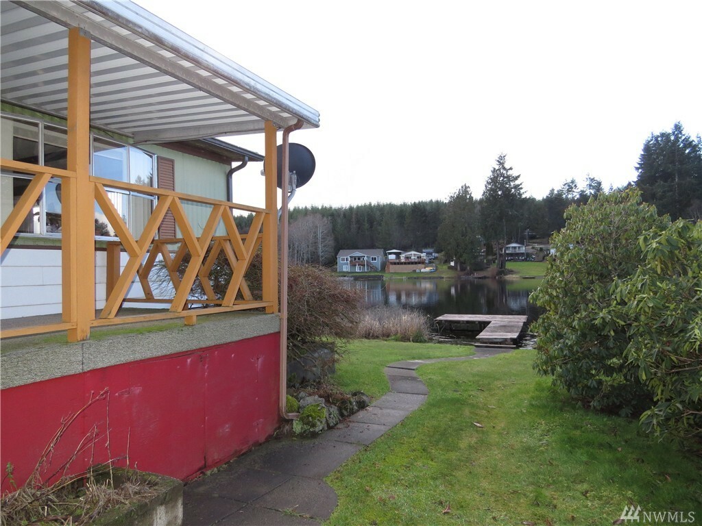 Property Photo:  730 SE Crescent Dr  WA 98584 