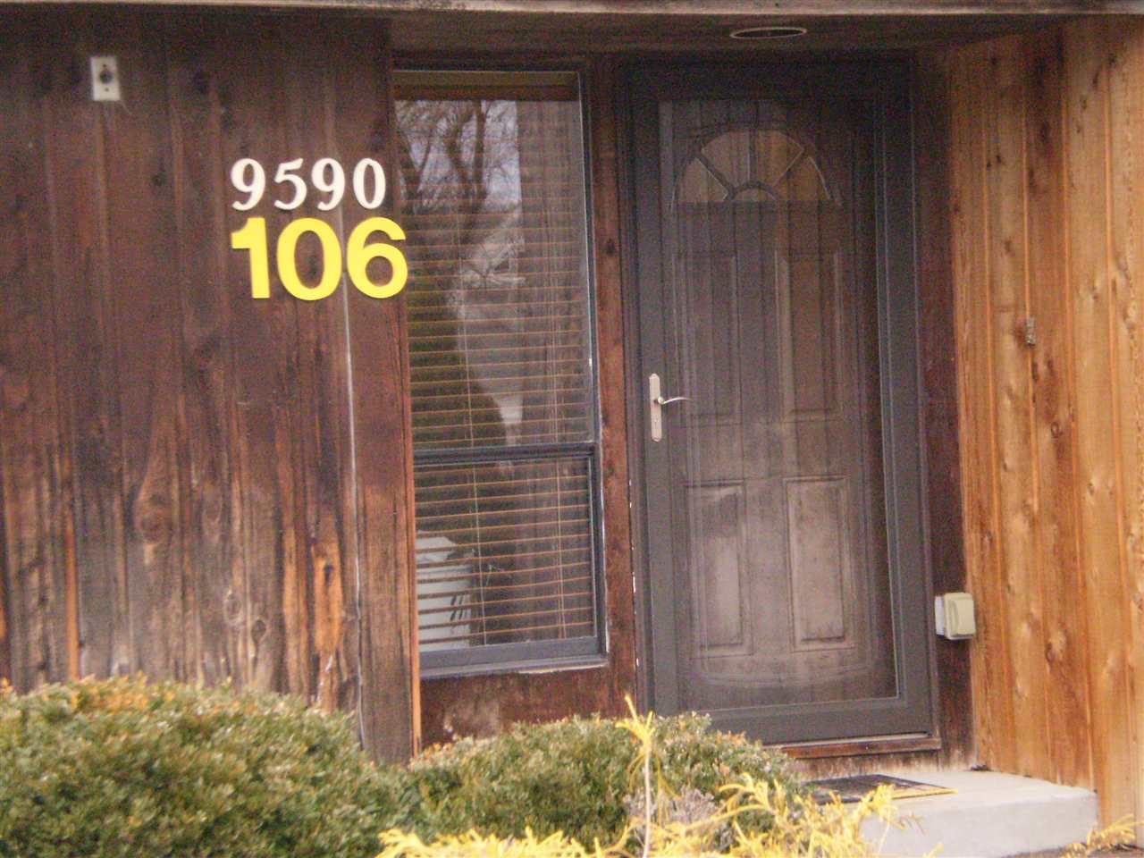 Property Photo: 9590 S Pointe Lasalles #106 Drive 106 IN 47401-9025