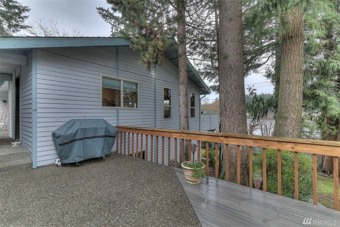 Property Photo:  6125 Long Lake Rd SE  WA 98367 