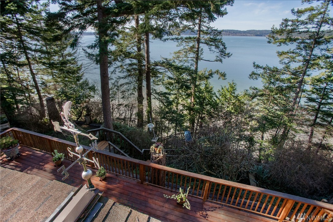 Property Photo:  17474 Golden View Ave  WA 98257 