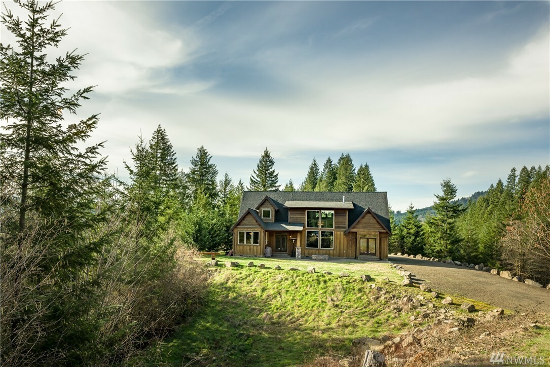 Property Photo:  130 Mohawk Lane  WA 98601 