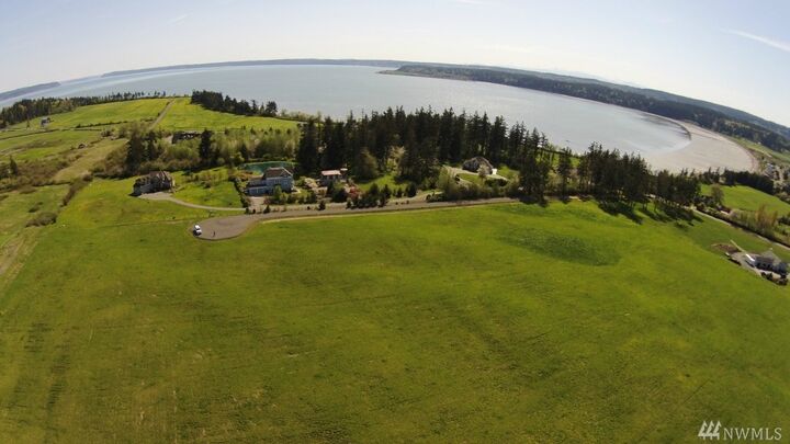 Property Photo:  1077 Zephyr Lane  WA 98282 