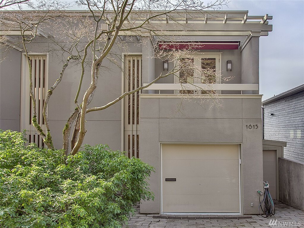 Property Photo:  1615 Broadway Ave E  WA 98102 