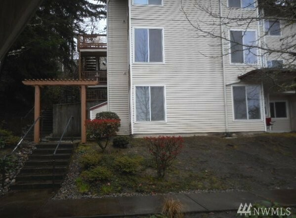 Property Photo: 3918 243rd Place SE F102 WA 98021