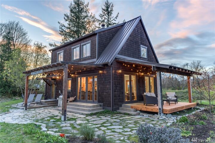 Property Photo: 28022 Buchanan Rd WA 98284