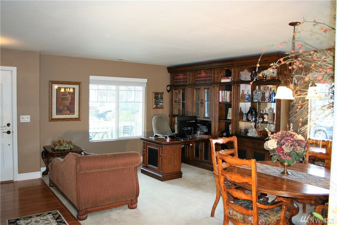 Property Photo: 13703 116th Ave Ct E WA 98374