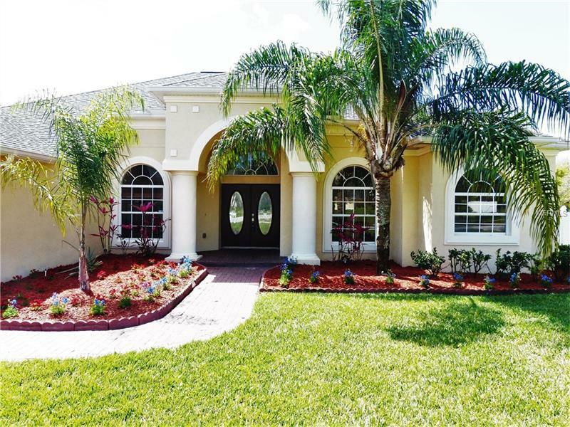 Property Photo:  12222 Creek Edge Drive  FL 33579 