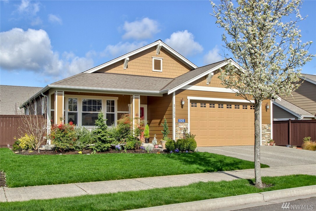 Property Photo: 1135 Chestnut Lp WA 98274