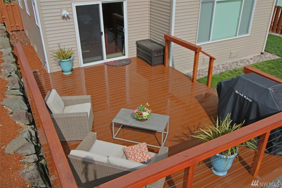 Property Photo: 2020 63rd St SE WA 98092