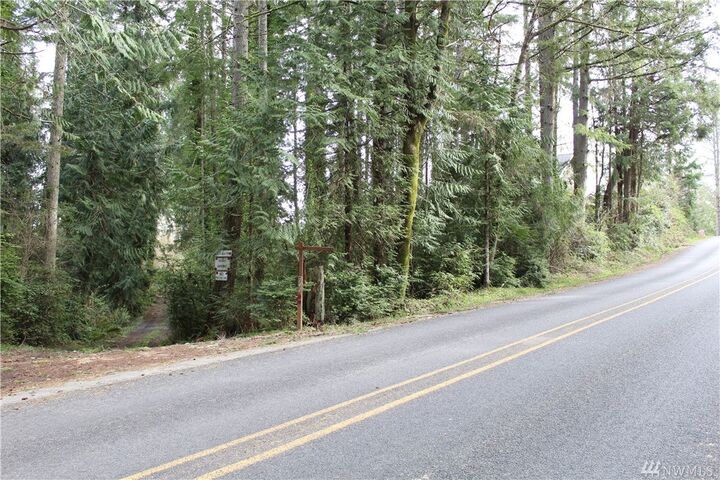 Property Photo:  1 Xx  Fox Drive  WA 98333 