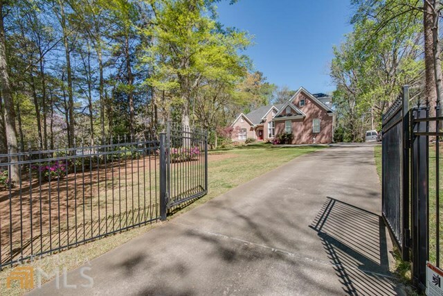 Property Photo:  2965 Benjamin E Mays Dr  GA 30311 