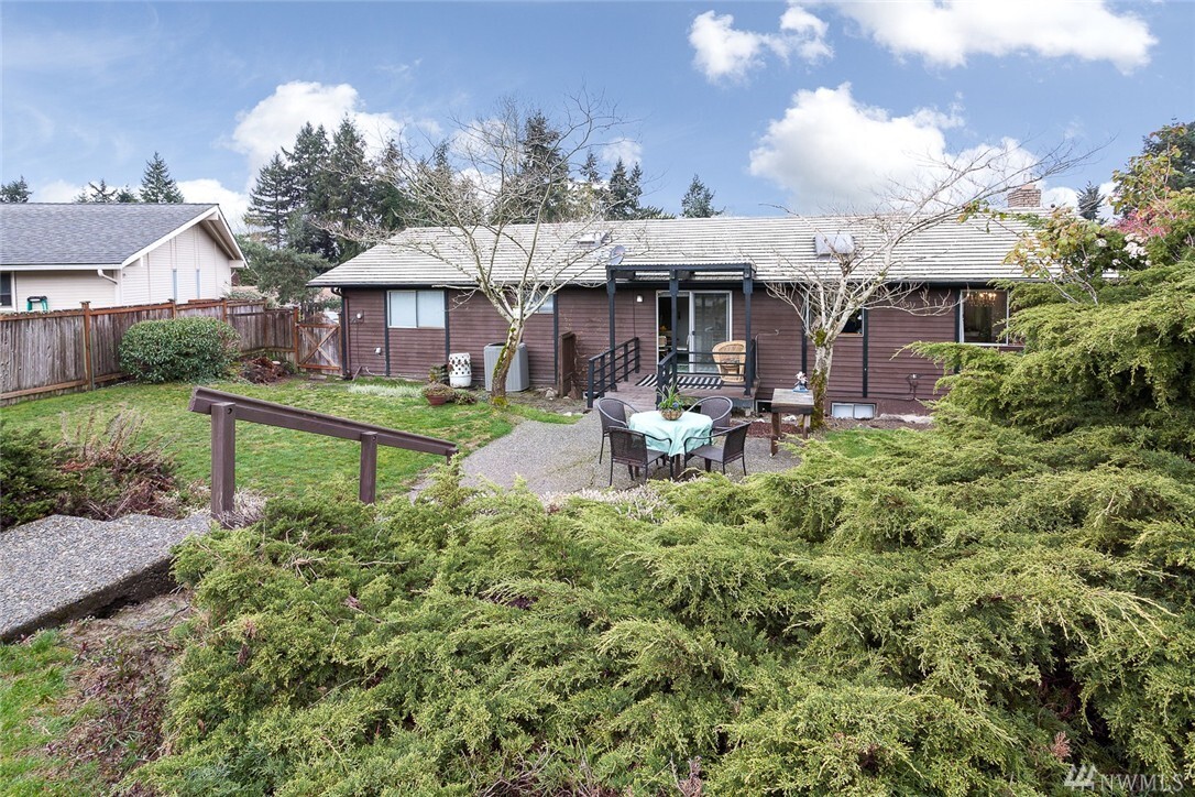 Property Photo: 1310 121st Avenue SE WA 98005