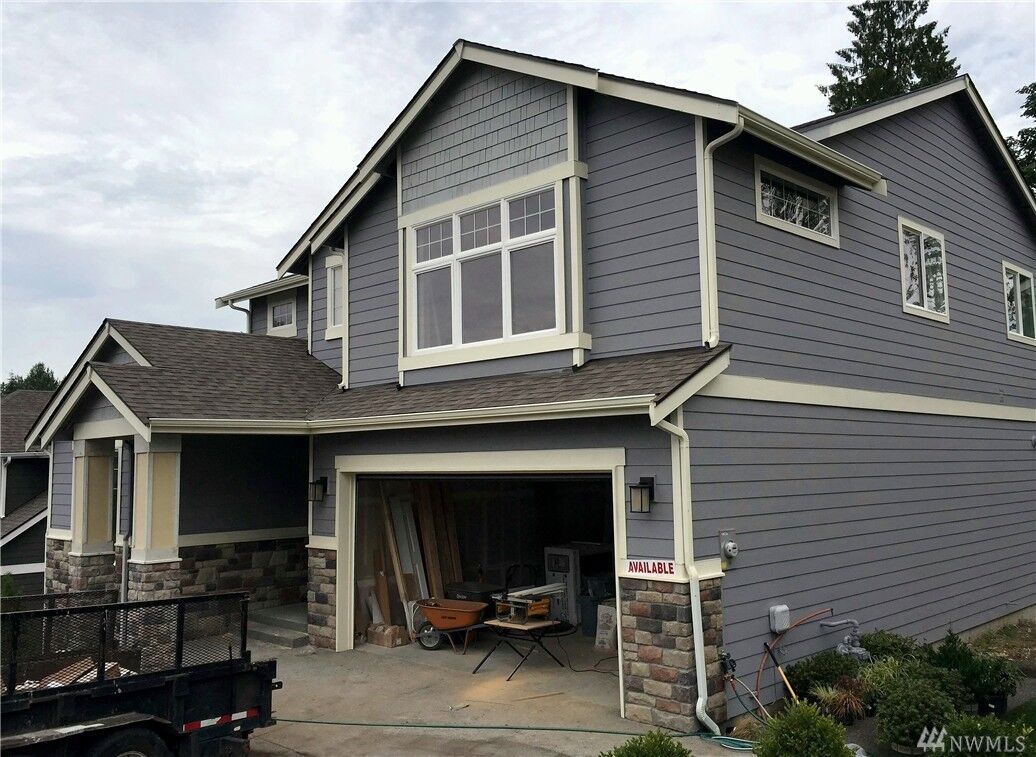 Property Photo:  4720 NE 25th St  WA 98059 