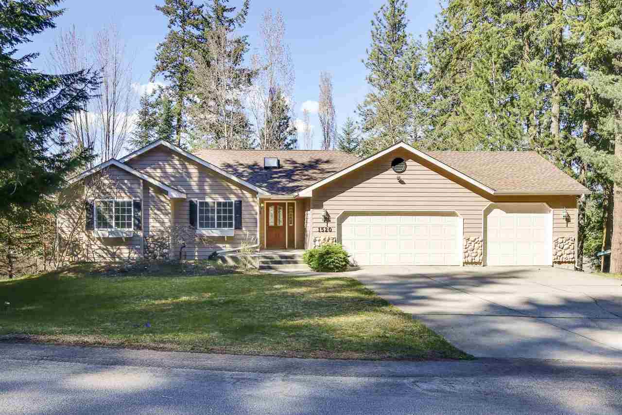 Property Photo: 1520 W Forest Hills Dr WA 99218