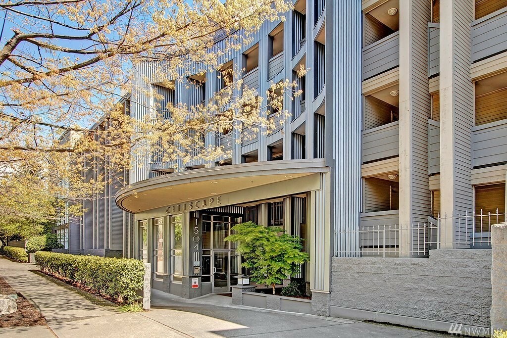 Property Photo: 1504 Aurora Ave N 210 WA 98109