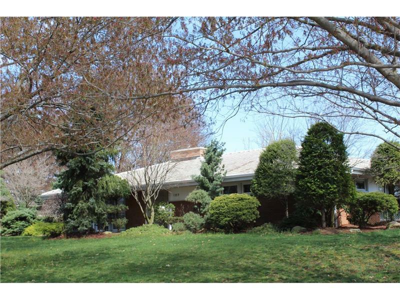 Property Photo:  1259 Pinewood Drive  PA 15243 