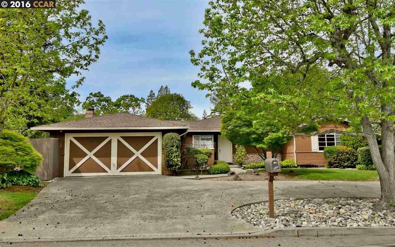 Property Photo:  839 Avalon Ave  CA 94549 