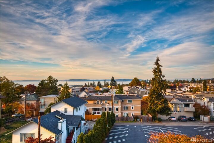 Property Photo:  524 Maple St 304  WA 98020 