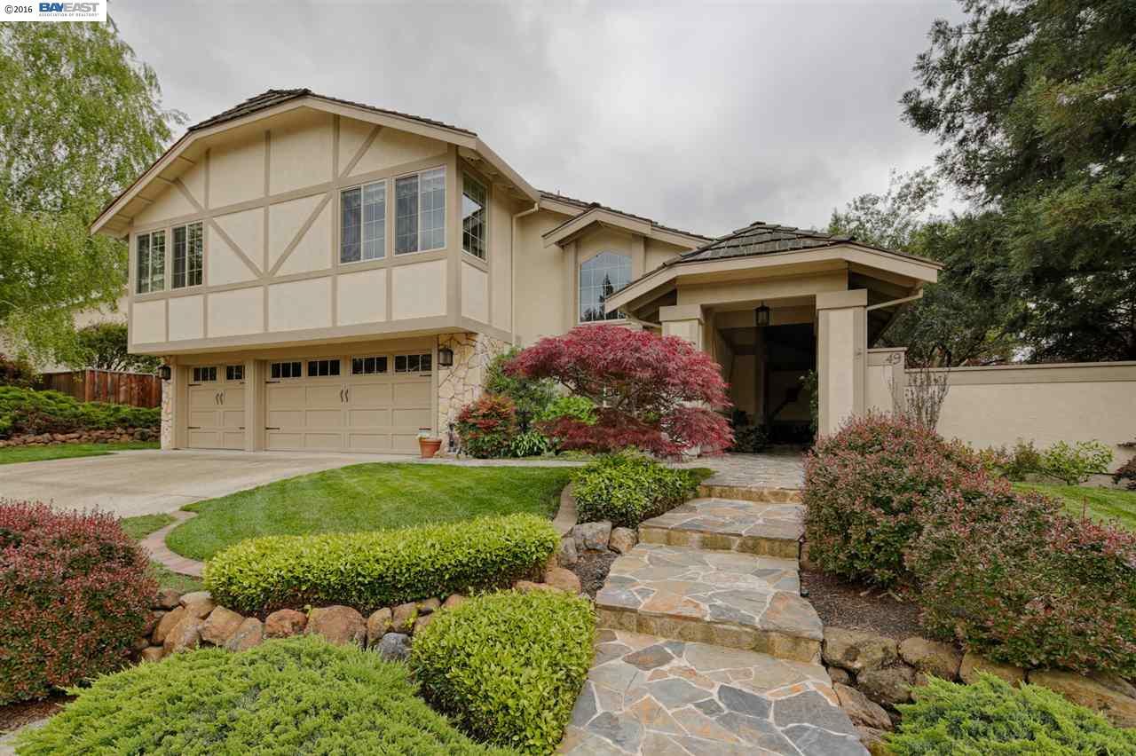 Property Photo: 49 Longwood Ct CA 94582