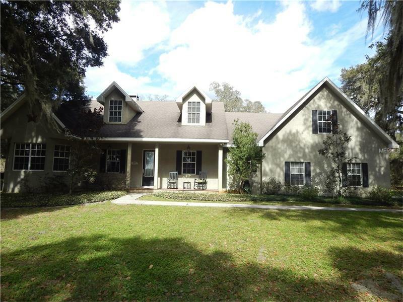 Property Photo: 1602 Deer Herd Avenue FL 33565