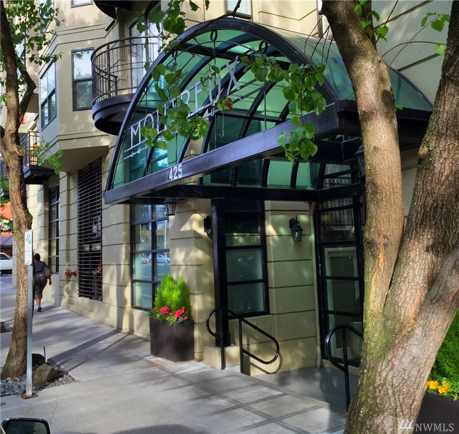 Property Photo: 425 Vine St 307 WA 98121