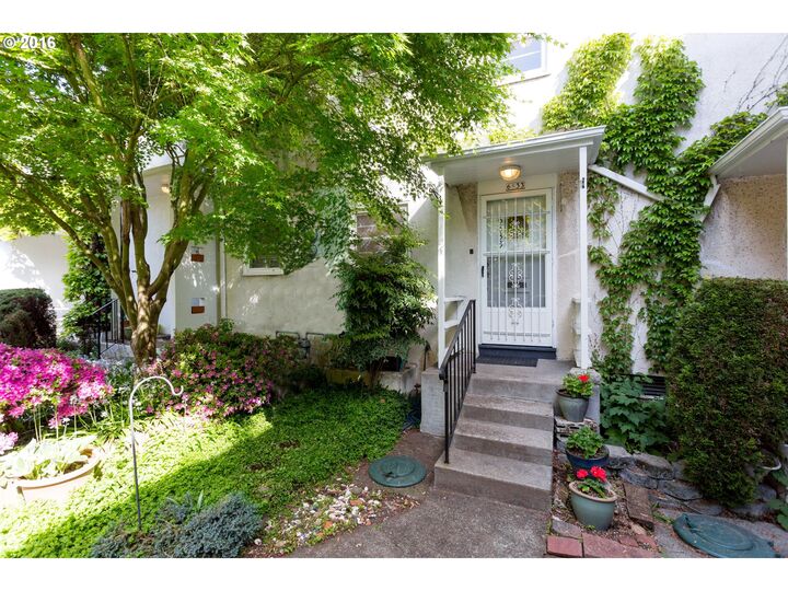 6833 NE Broadway St  Portland OR 97213 photo