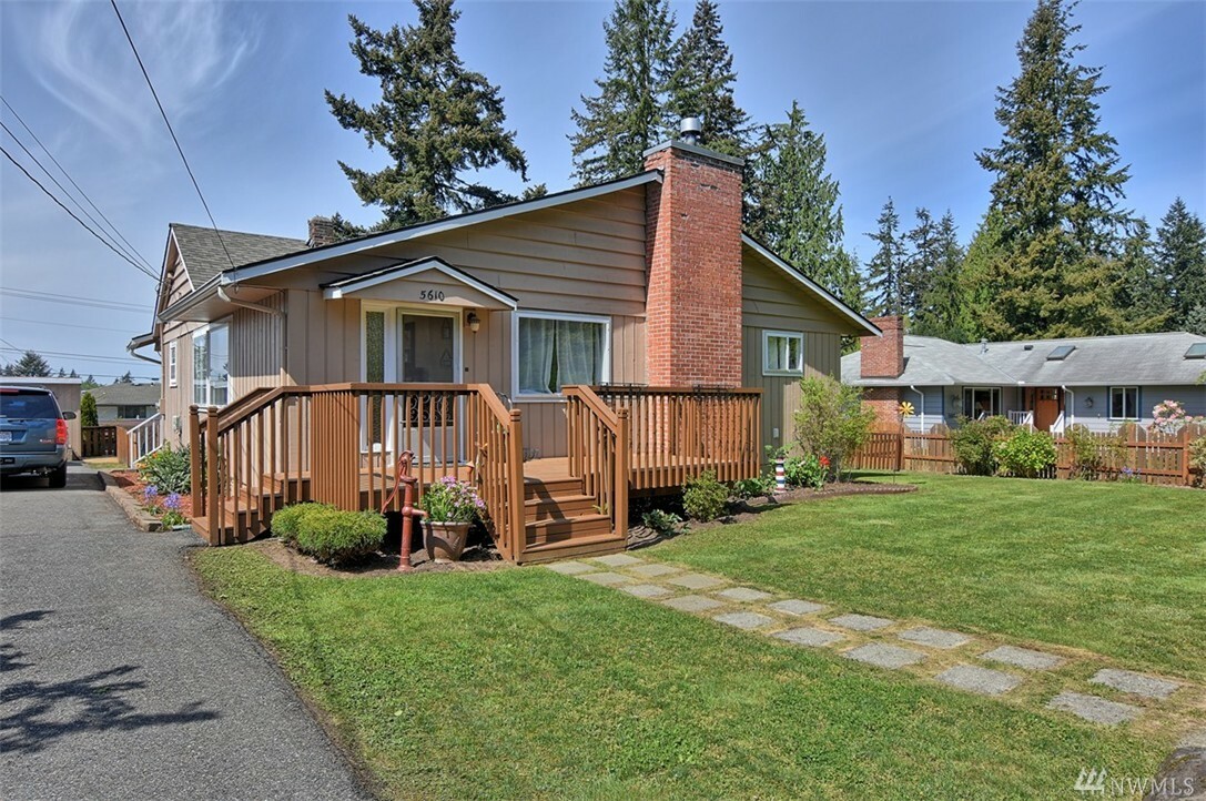 Property Photo:  5610 West Dr  WA 98203 