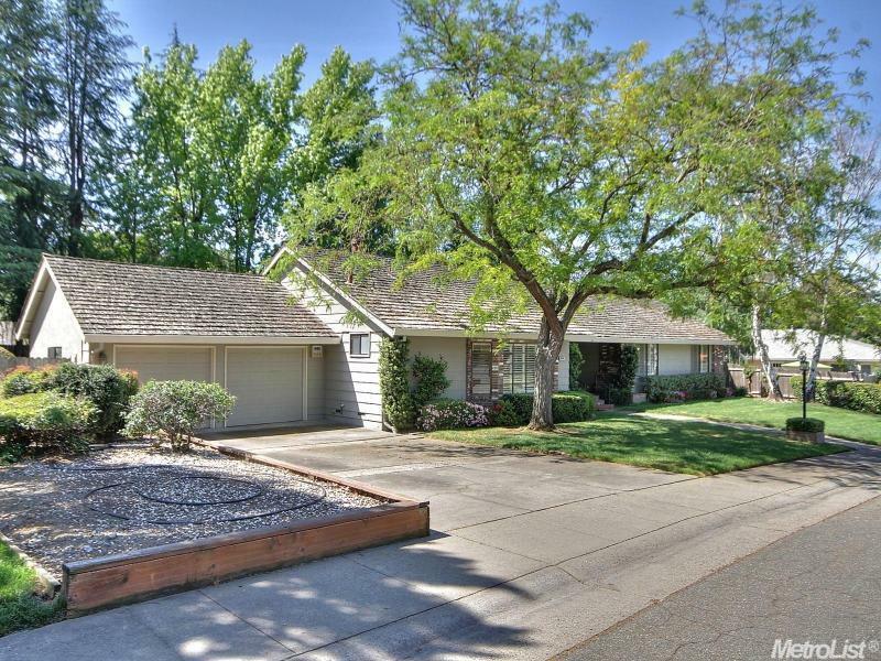 Property Photo:  5686 Rolling Oak Drive  CA 95841 