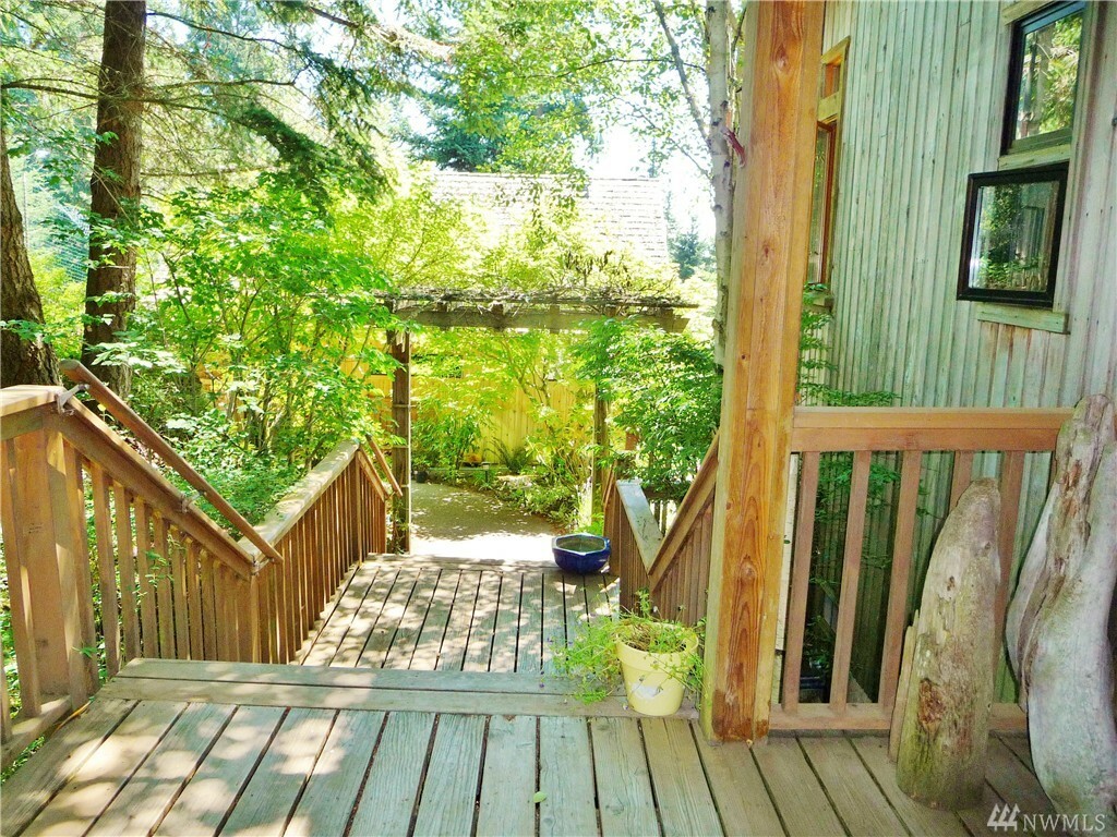 Property Photo:  2054 Mt. Dallas Rd  WA 98250 