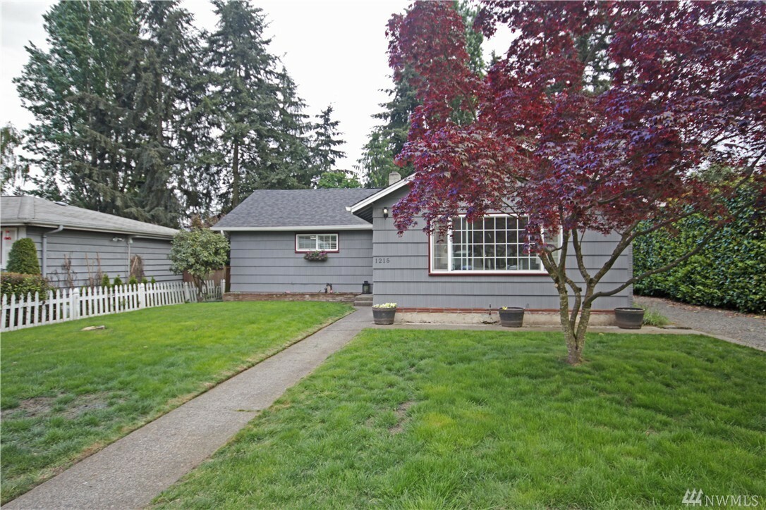 Property Photo:  1215 S 130th Place  WA 98168 