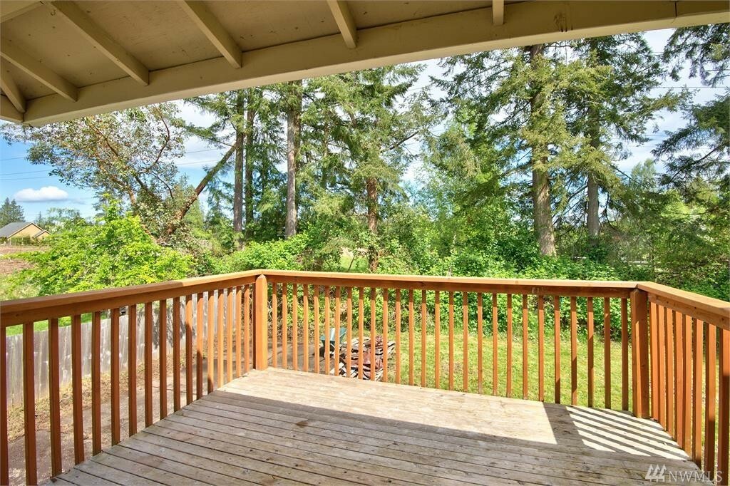 Property Photo:  19658 23rd Ave NE  WA 98370 