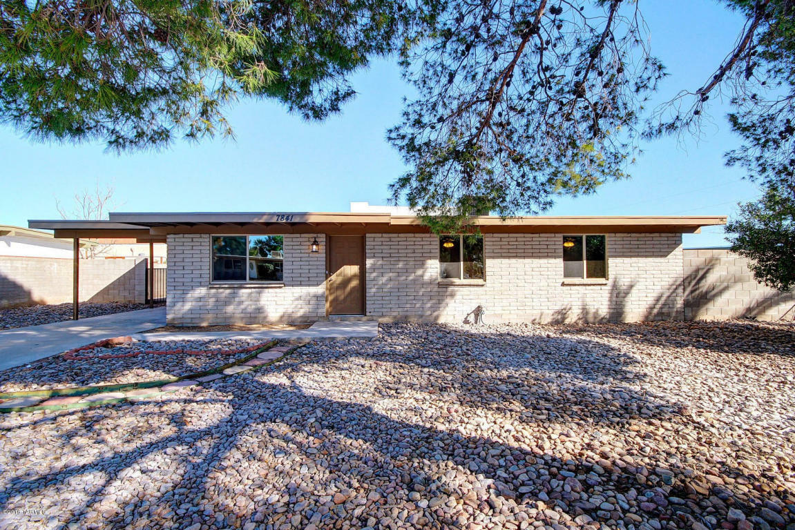 Property Photo:  7841 E Silver Beech Drive  AZ 85730 