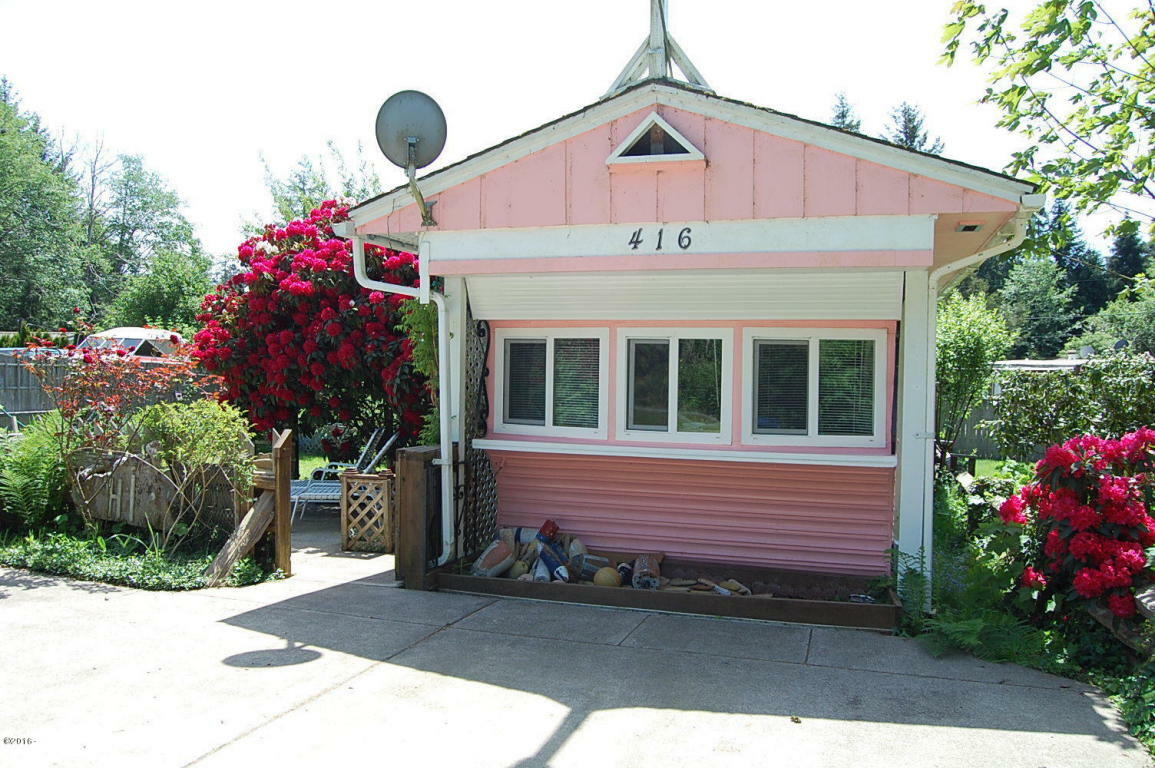 Property Photo: 416 N Fawn Drive OR 97368