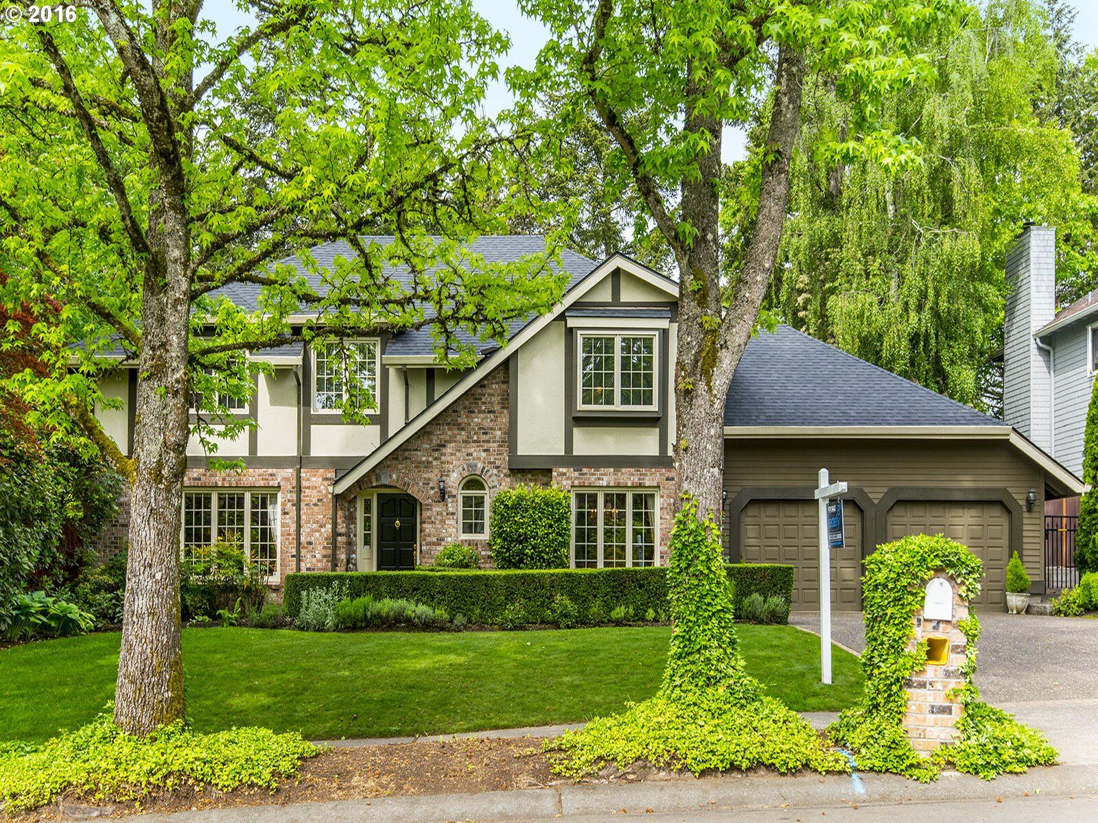 Property Photo:  18411 Tamaway Dr  OR 97034 