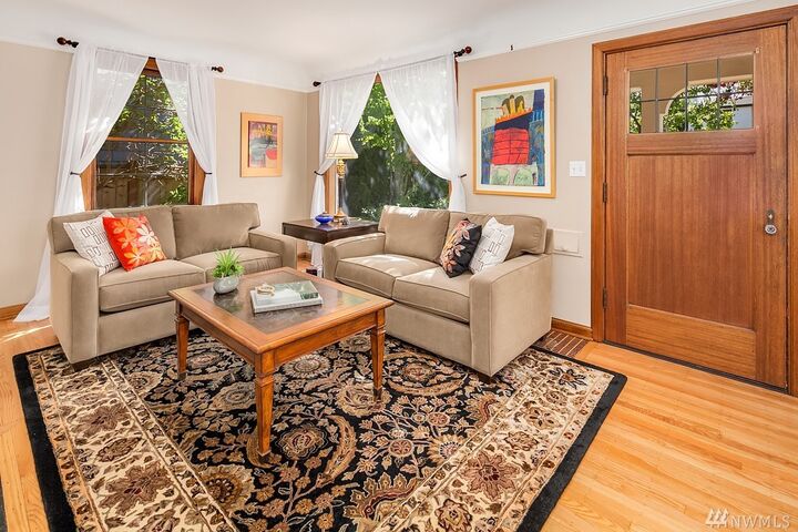 Property Photo:  1830 McGilvra Boulevard E  WA 98112 