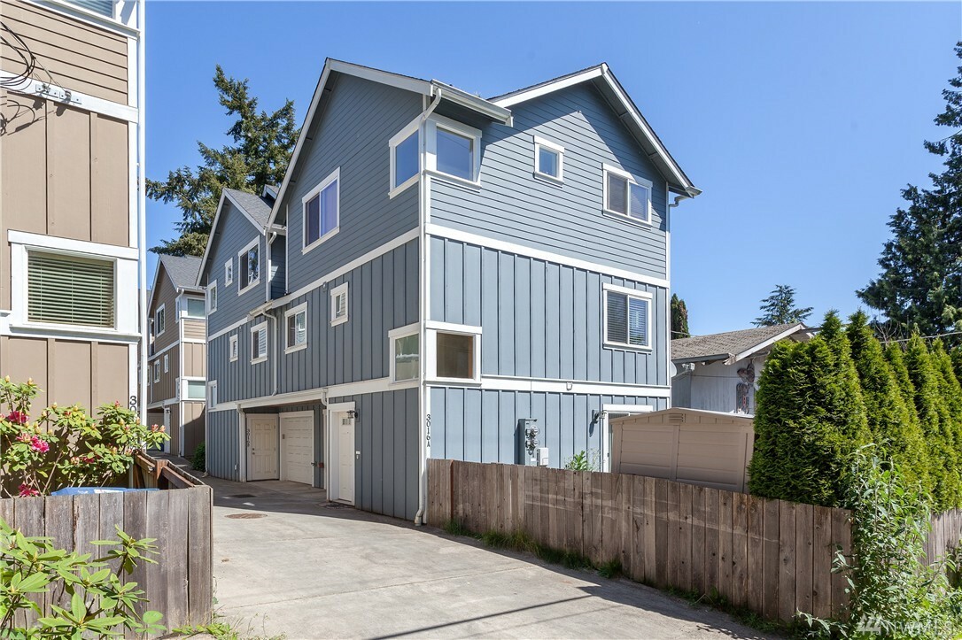 Property Photo:  3016 NE 137th St B  WA 98125 