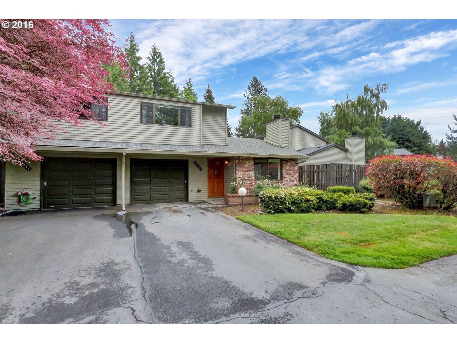 Property Photo:  16653 NE Halsey St  OR 97230 