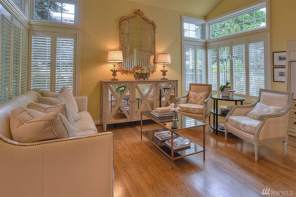 Property Photo: 3725 246th Ave SE WA 98029