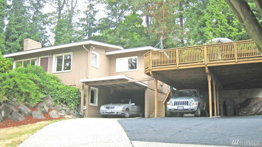 Property Photo:  4204 Lake Washington Blvd NE  WA 98033 
